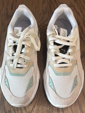 Puma White & Mint Green Retro Sneakers •